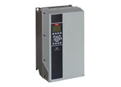 Danfoss (131B9394) Преобразователь частоты VLT AQUA Drive FC 202 3 фазы, 380-480 В, 480 А, 250 кВт Danfoss (131B9394) Преобразователь частоты VLT AQUA Drive FC 202 3 фазы
